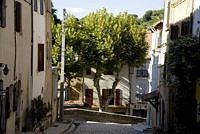 St Chamas horse hotel and troglodyte house. Saint Chamas France olivier binst family
///
Saint Chamas domaine et maison troglodyte, Bouches du Rhone etang de Berre. Bouches du Rhone France Patrick et Sally
///
CHAMAS001